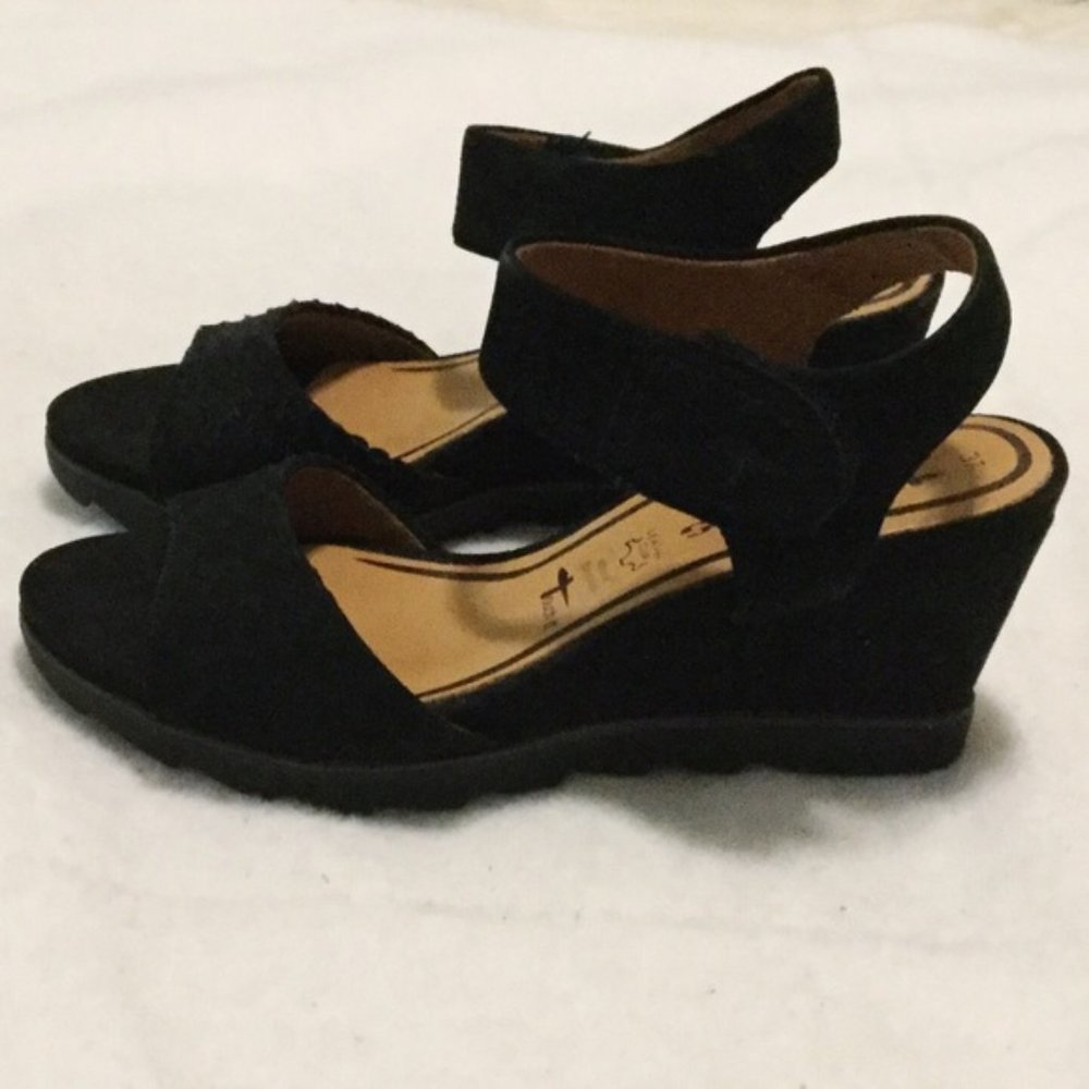 Tamaris Black Nubuck Leather Wedge Sandals
